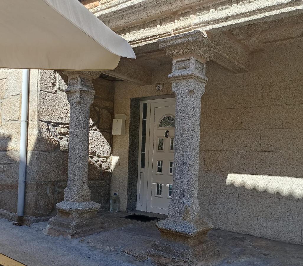 Las 4 Columnas Muxia Buitenkant foto